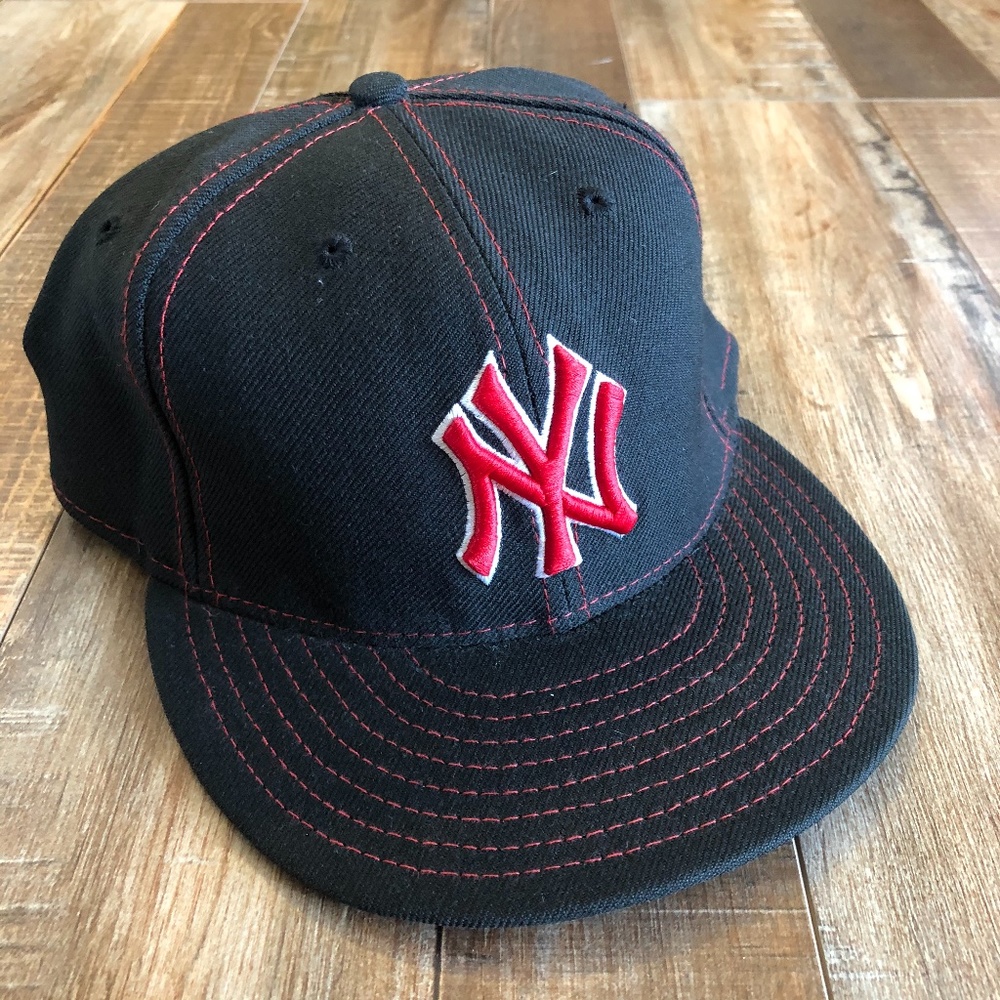 New York Yankees New Era Fitted Baseball Cap - Picture 1 of 4